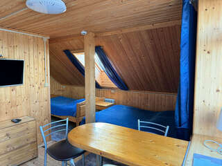 Гостиница Домики у Пляжа Осташков Апартаменты с видом на озеро-7