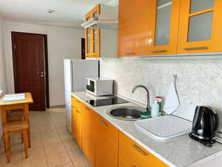 Гостиница Домики у Пляжа Осташков Улучшенный номер-студио с видом на озеро-2