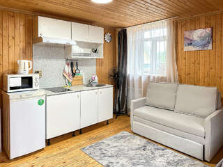 Гостиница Домики у Пляжа Осташков Бюджетный трехместный номер-4