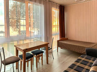 Гостиница Домики у Пляжа Осташков Апартаменты с видом на озеро-11