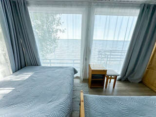 Гостиница Домики у Пляжа Осташков Бунгало у воды-6