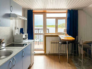 Гостиница Домики у Пляжа Осташков Двухместный номер с 1 кроватью и балконом-7