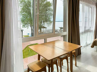 Гостиница Домики у Пляжа Осташков Бунгало-7