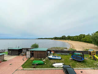 Гостиница Домики у Пляжа Осташков Апартаменты с видом на озеро-13