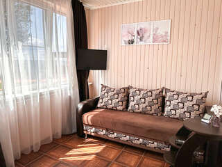 Гостиница Домики у Пляжа Осташков Номер делюкс с видом на озеро-3