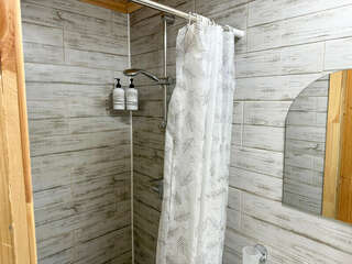 Гостиница Домики у Пляжа Осташков 3-х местный номер с видом на озеро и балконом-7