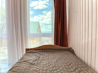 Гостиница Домики у Пляжа Осташков Номер-студио с видом на озеро-11