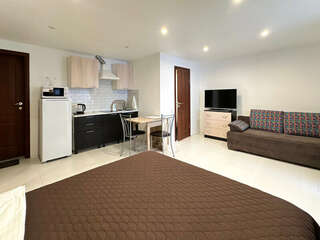 Гостиница Домики у Пляжа Осташков Номер-студио с видом на озеро-7