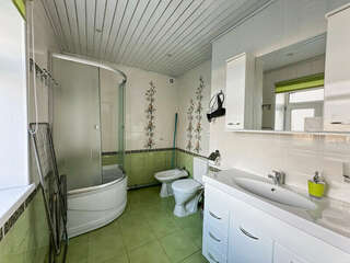 Гостиница Домики у Пляжа Осташков Улучшенный номер-студио с видом на озеро-15