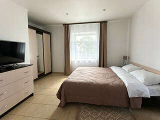 Гостиница Домики у Пляжа Осташков Улучшенный номер-студио с видом на озеро-6